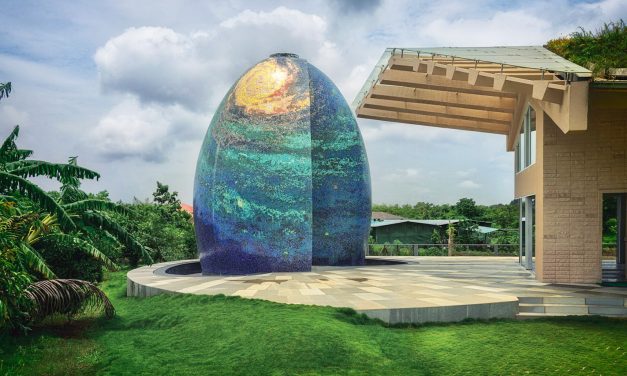 Architect creates egg-shaped garden temple